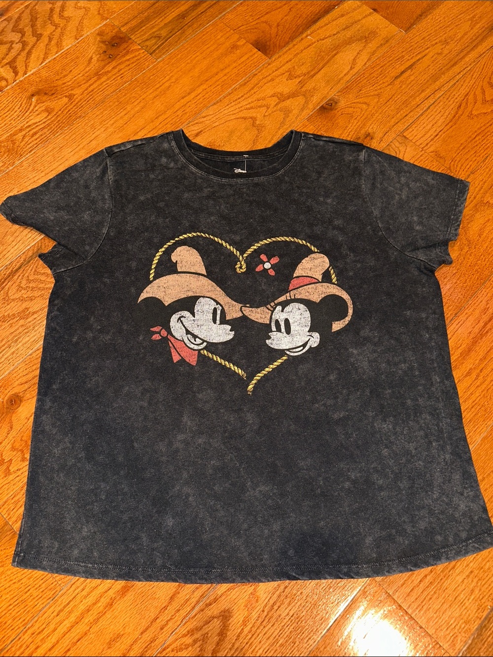 Disney Western Mickey Mouse & Minnie Mouse Cowboy Acid Wash Women’s Tee Size 1X